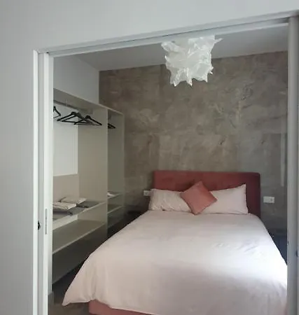 Апартаменты Pink Maison Centro Piazza Diaz Duomo *
